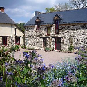 Vila Gite Le Logis De L'Etang De L'Aune Iffendic Exterior photo