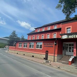 Hotel V Pivovaře Davle Exterior photo