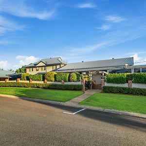 Motel Ambassador On Ruthven Toowoomba Exterior photo