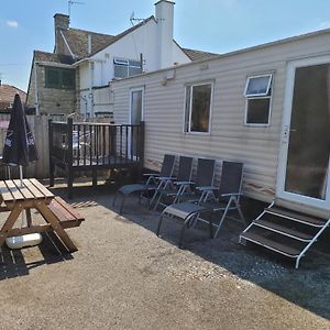 Bed and Breakfast The Jackdaw Pub Self Catering Static Caravan Free Breakfast Supplied Tadcaster Exterior photo