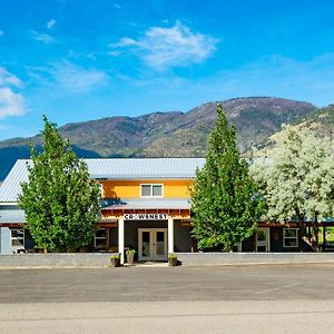 Crowsnest Vineyards Guesthouse Keremeos Exterior photo