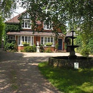 Hotel Frasers Battlesbridge Exterior photo