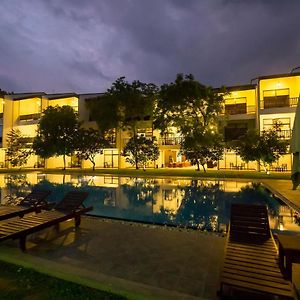 Hotel Grand Tamarind Lake Kataragama Exterior photo