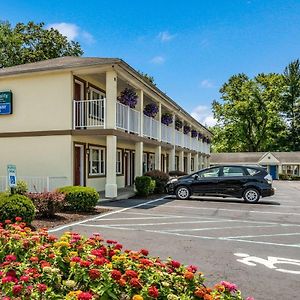 Rodeway Inn Poughkeepsie Exterior photo