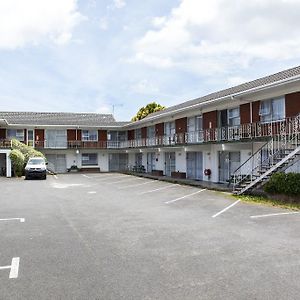 Sunset Lodge Motel Taupaki Exterior photo