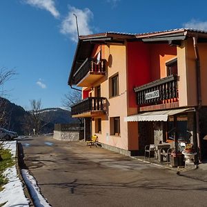 Apartment Jorsi With Mountain View Zreče Exterior photo