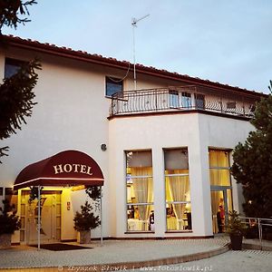 Orion Hotel Parczew Exterior photo