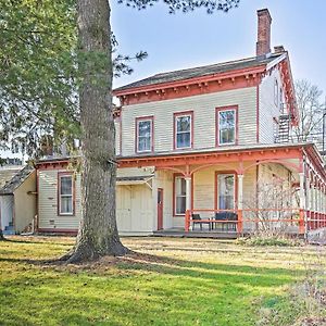 Apartmán Centrally Located Apt In Victorian Mansion! Poughkeepsie Exterior photo