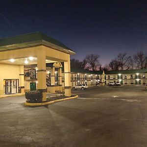 Motel Super 8 By Wyndham Kolumbie Exterior photo