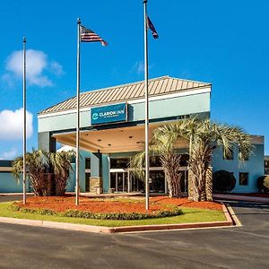 Clarion Inn & Suites Florencie Exterior photo