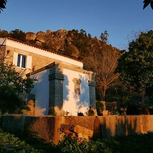 Bed and Breakfast Quinta De Sao Pedro De Vir-A-Corca Em Monsanto Exterior photo