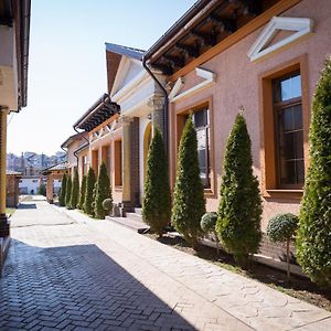 Hotel Casa Onyx Târgu Jiu Exterior photo