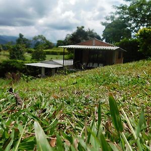 Hotel Casa Campo Alojamiento Campestre Para Descanso En Calarca Quindio Potosí Exterior photo