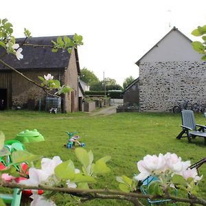 Vila La Lavandiere La Chapelle-au-Riboul Exterior photo