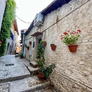 Vila Storico Casa Di Pelegrini Poggio Moiano Exterior photo