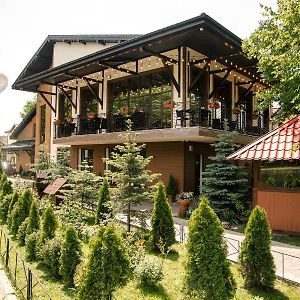 Hotel Near The Lake Lvov Exterior photo