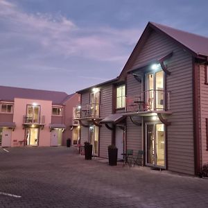 Motel The Mews Oamaru Exterior photo