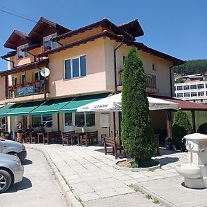 Apartmán Къща За Гости-Ганеви Zmeitsa Exterior photo