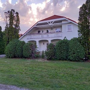 Hotel Hevizi Fecskefeszek Exterior photo