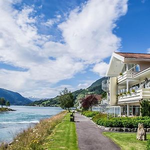 Hotel Loenfjord Loen Exterior photo