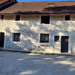 Apartmán Le Gite De La Ferme Belley Exterior photo