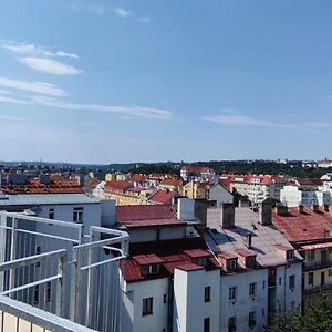 Penthouse # 81 With Panoramic City View In Elite Rezidence With Free Parking Praha Exterior photo