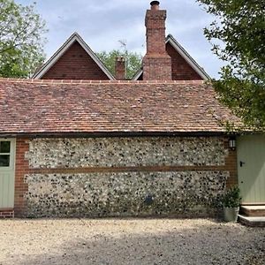 Hotel Stylish Bolthole In The Heart Of The Meon Valley East Meon Exterior photo