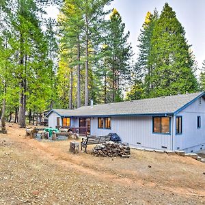 Vila Pioneer Cabin With Fire Pit, 2 Furnished Decks! Exterior photo