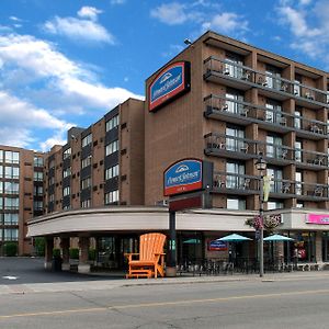 Hotel Howard Johnson Plaza By Wyndham By The Falls Niagara Falls Exterior photo