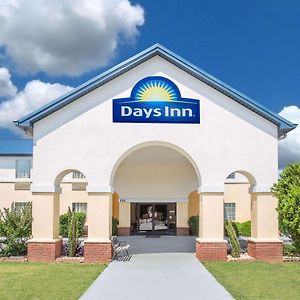 Days Inn By Wyndham Lincoln Exterior photo