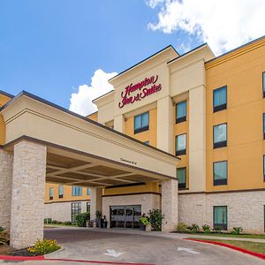 Hampton Inn & Suites Bastrop Exterior photo