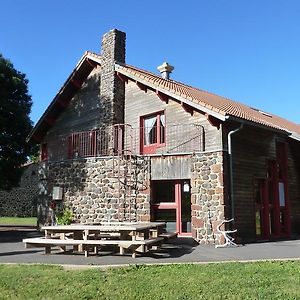 Hotel Le Gite Du Velay Bains Exterior photo