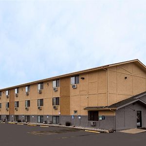 Motel Super 8 By Wyndham Dubuque Exterior photo