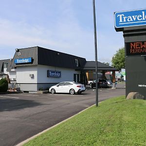 Travelodge By Wyndham Gananoque Exterior photo