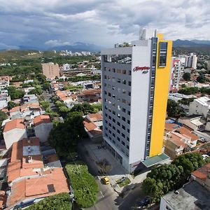 Hotel Hampton By Hilton Cúcuta Exterior photo