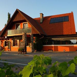 Hotel Wohlmuth-Lueckl Kitzeck im Sausal Exterior photo