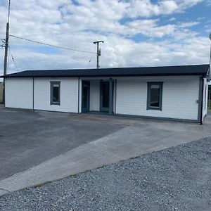 Hotel Cheerful Cozy Cabin In Countryside Limerick Junction Exterior photo