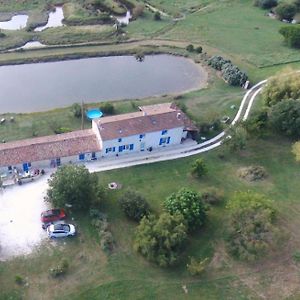 Bed and Breakfast Moulin De Mauzac Saint-Just-Luzac Exterior photo