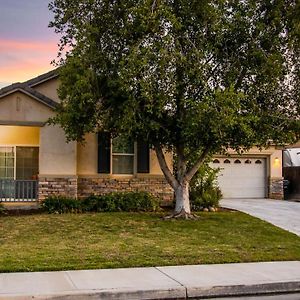 Vila Northwest Farmhouse Bakersfield Exterior photo