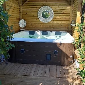 Bed and Breakfast Arche De Lanoe Jacuzzi Labastide-Saint-Pierre Exterior photo