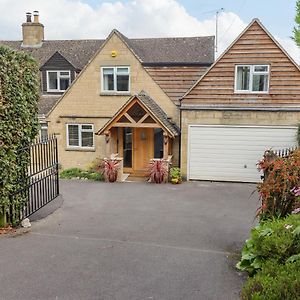 Vila The Gables Stroud  Exterior photo