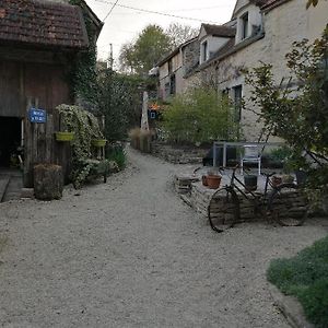 Vila Gite Des Remparts Bèze Exterior photo