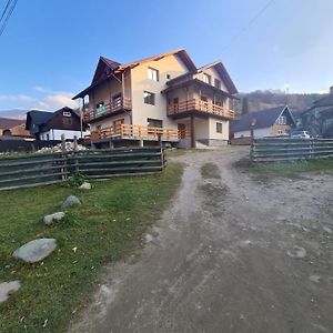 Hotel Casa Bujor De Munte Dragoslavele Exterior photo