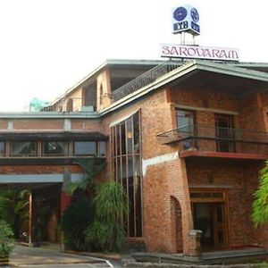 Hotel Bth Sarovaram Kochi Exterior photo