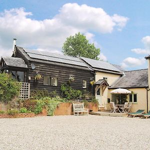 Vila Hirros Hall Longhouse Llanerfyl Exterior photo