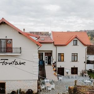 Hotel La Fontaine Hunedoara Exterior photo