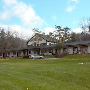 Motel Stanford House Manchester Center Exterior photo