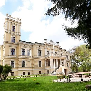 Hotel Palac Biedrusko Poznaň Exterior photo