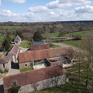 Bed and Breakfast Domaine Des Tours Vauquelin Putanges Exterior photo