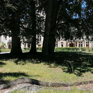 Apartmán Chambre D'Hotes Dans Le Domaine Du Chateau De Saint-Geoire Exterior photo